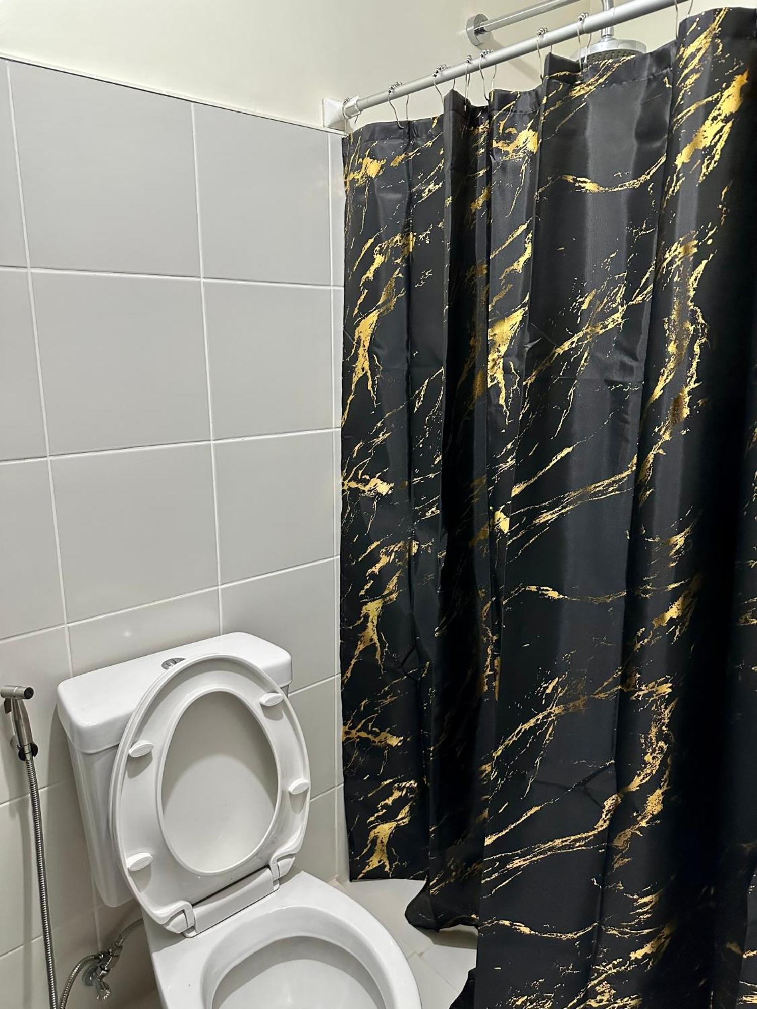 1br W/ Balcony Apartment Manila