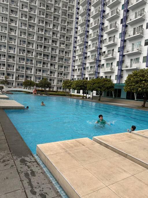Apartment The Brentt Piazza At Sm Jazz Makati With Balcony Manila
