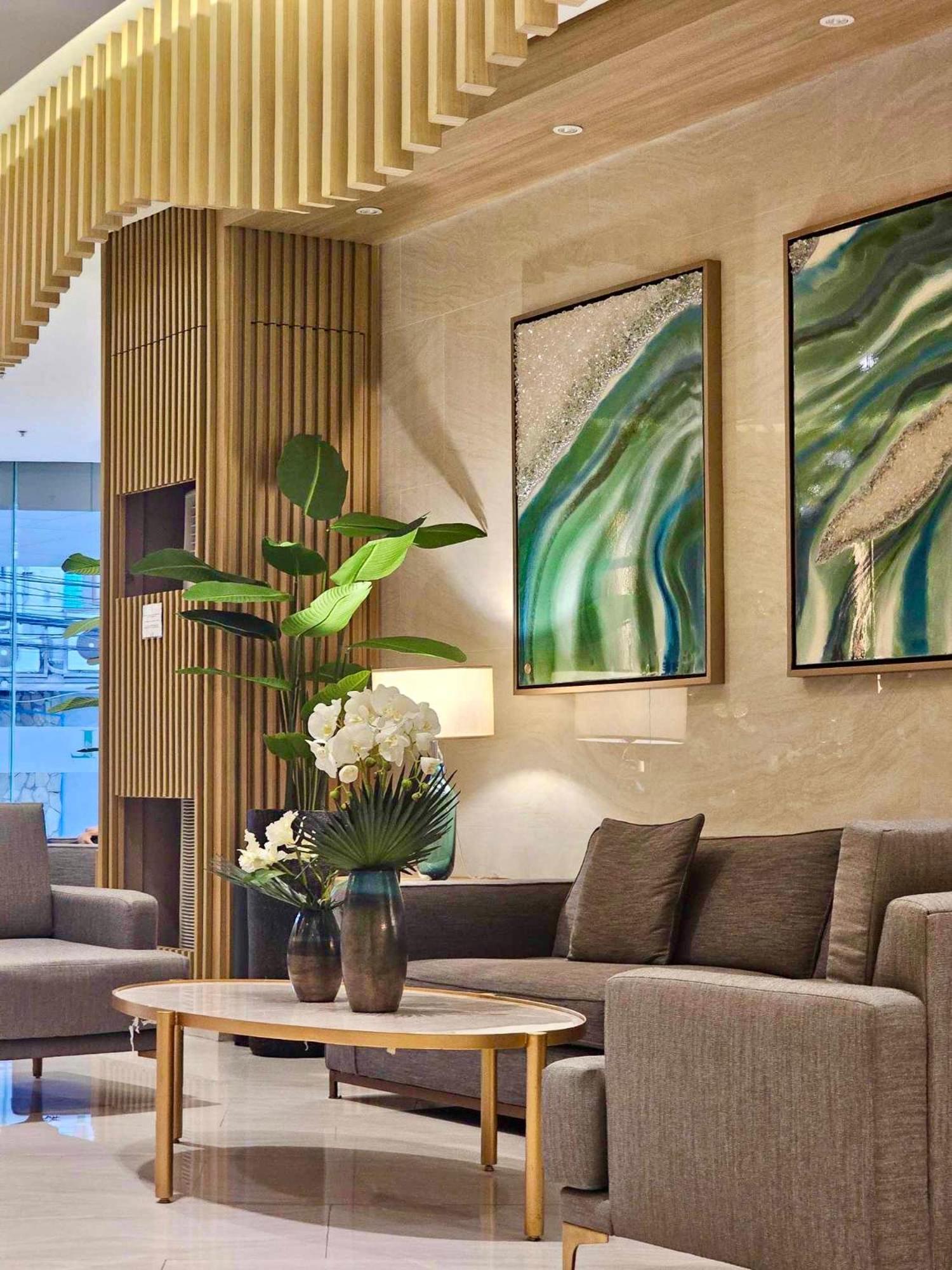 Deluxe Executive Corner Unit In Makati Apartment