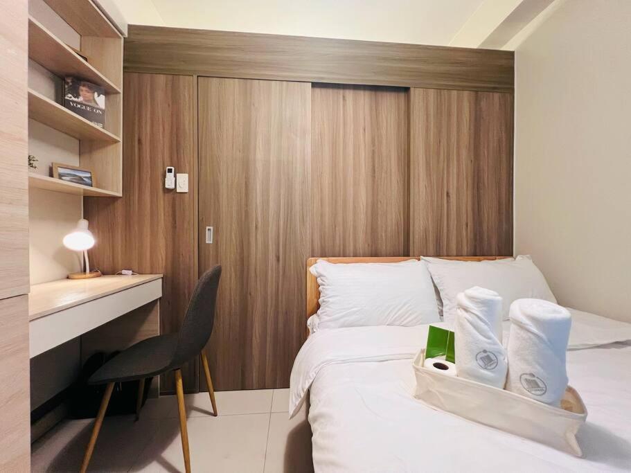 1br Unit Condotel W Balcony Fame Residences -fm27 Manila