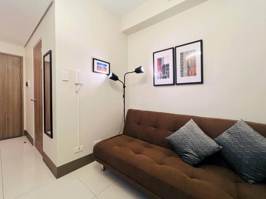 1br Unit Condotel W Balcony Fame Residences -fm27 Manila
