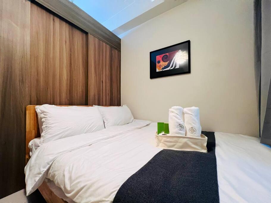 1br Unit Condotel W Balcony Fame Residences -fm27