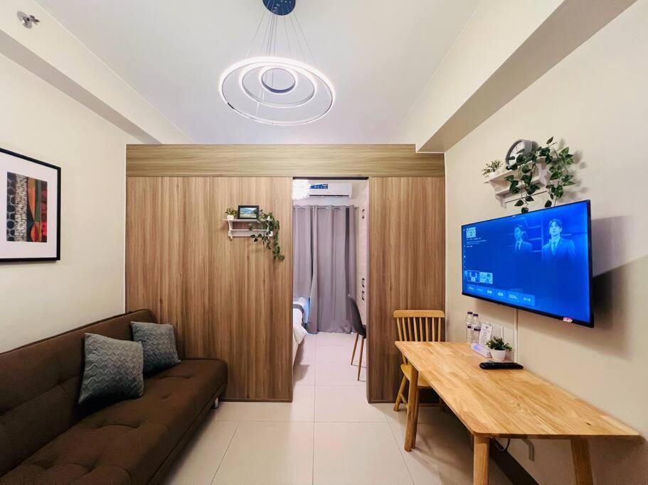 Apartment 1br Unit Condotel W Balcony Fame Residences -fm27 *