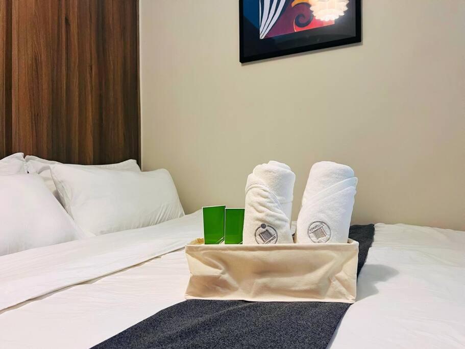 Apartment 1br Unit Condotel W Balcony Fame Residences -fm26 Manila