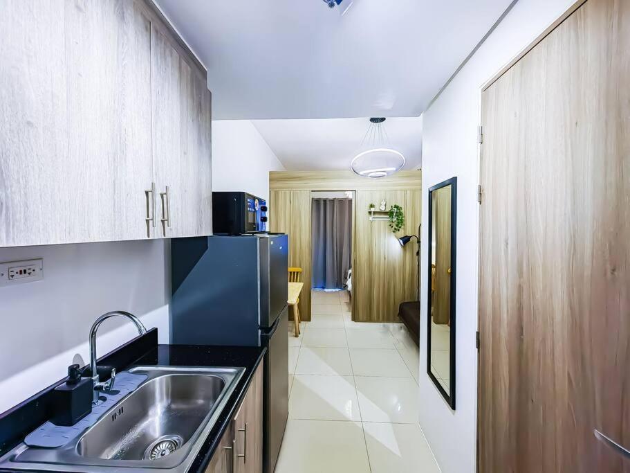 Apartment 1br Unit Condotel W Balcony Fame Residences -fm08 Manila