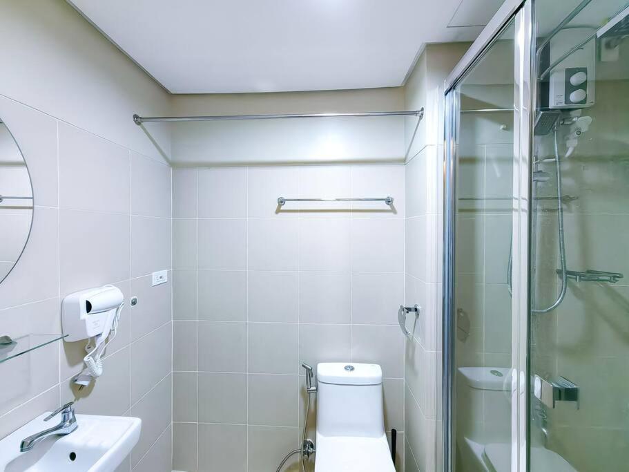 1br Unit Condotel W Balcony Fame Residences -fm08
