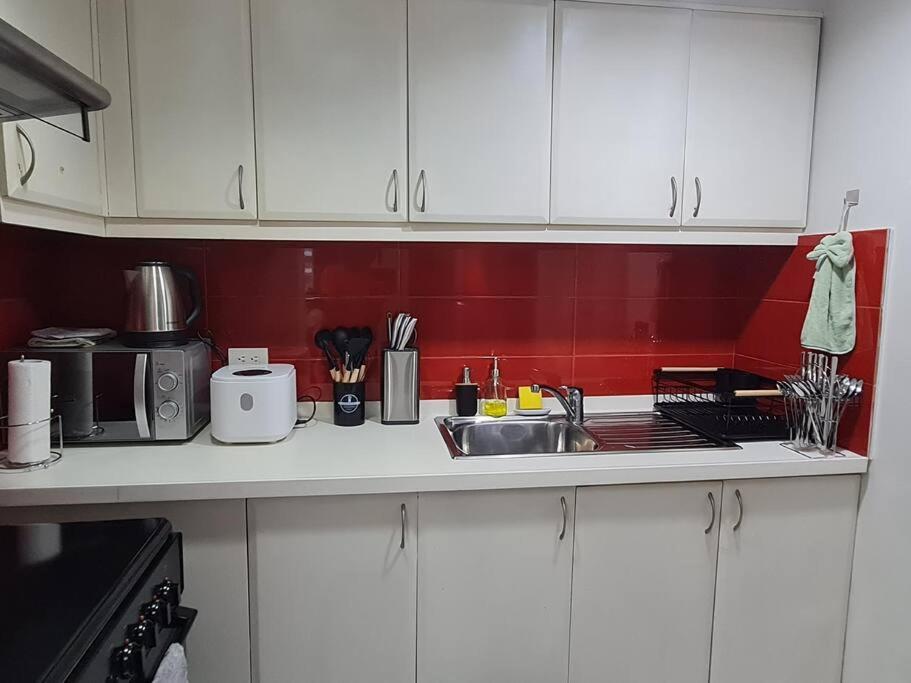 Big 2br Near Burgos Circle, Highstreet, St Lukes - B Parklane T1 Apartment Manila