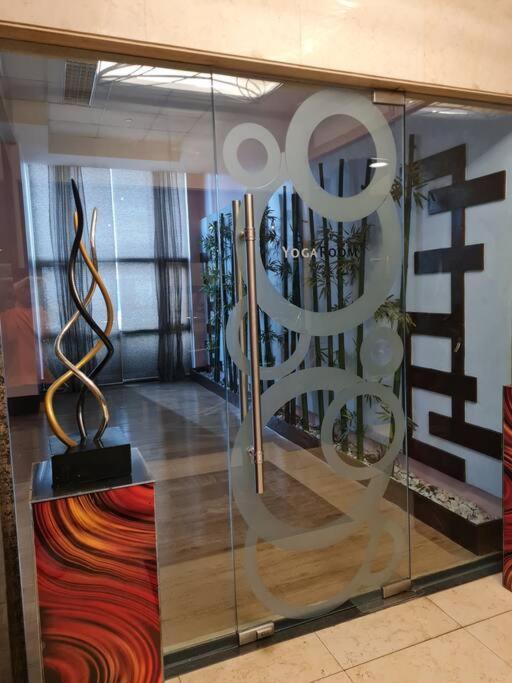 Big 2br Near Burgos Circle, Highstreet, St Lukes - B Parklane T1 * Manila