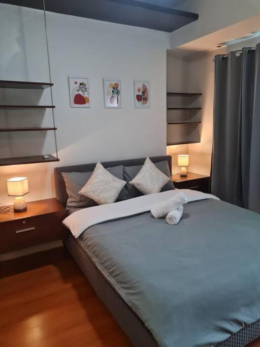 Big 2br Near Burgos Circle, Highstreet, St Lukes - B Parklane T1 Apartment