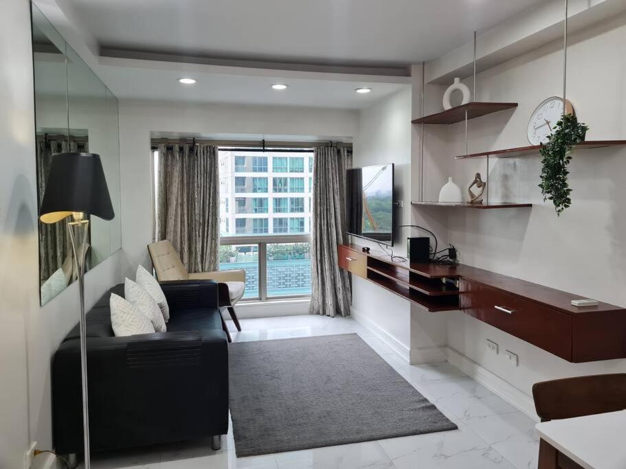 Apartment Big 2br Near Burgos Circle, Highstreet, St Lukes - B Parklane T1