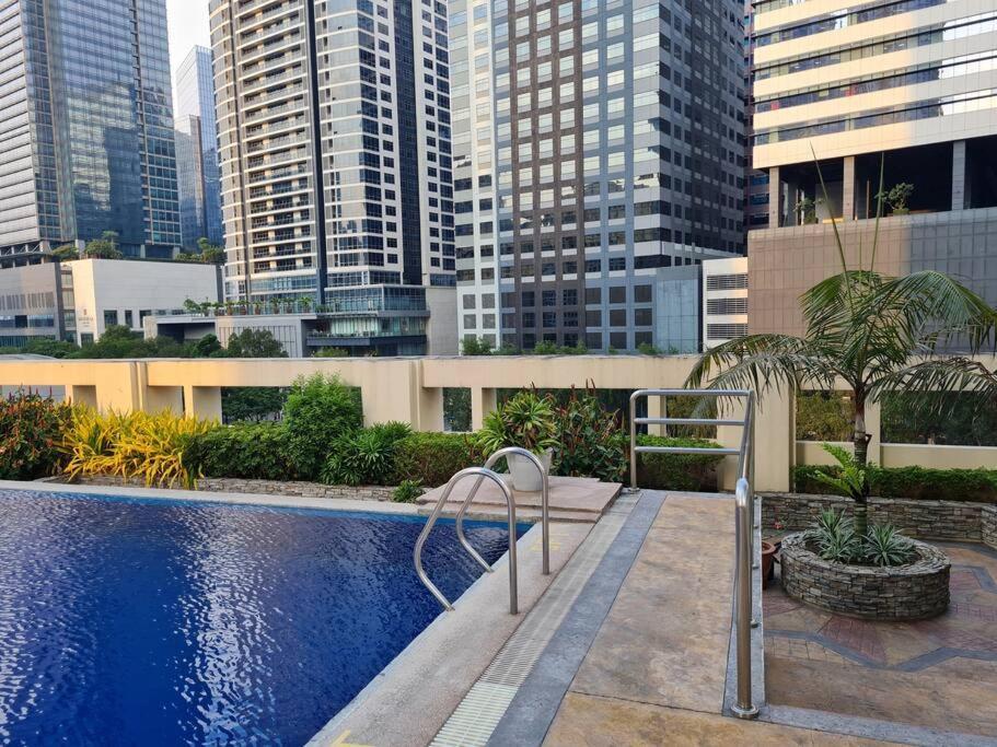 Big 2br Near Burgos Circle, Highstreet, St Lukes - B Parklane T1 * Manila