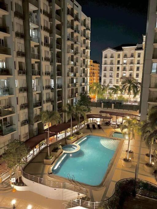 Golden Palm At Palm Tree Apartment Manila