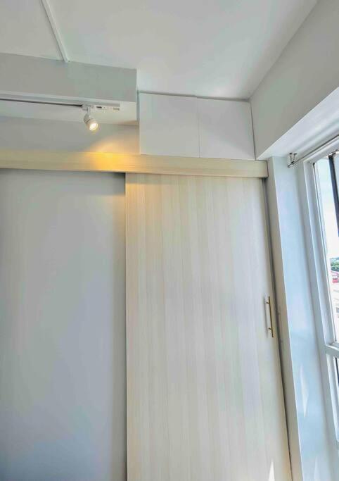 Budget 2 Bedroom With Free Parking Near Naia Apartment *
