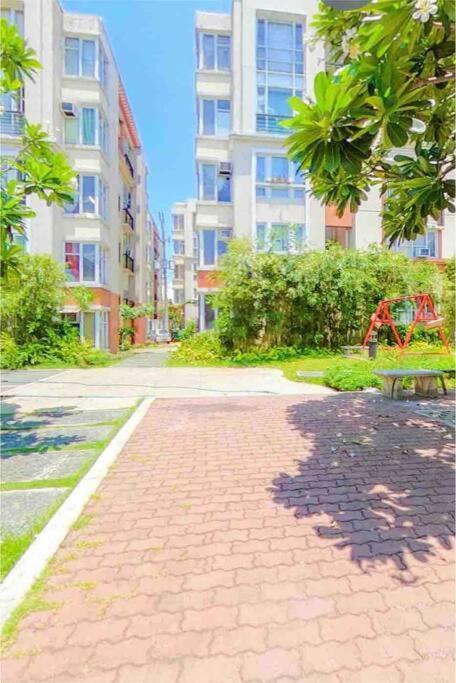 Budget 2 Bedroom With Free Parking Near Naia * Manila