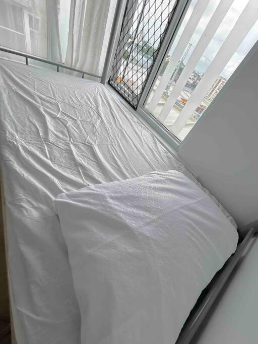 Budget 2 Bedroom With Free Parking Near Naia Apartment Manila