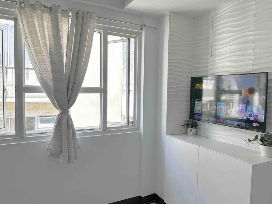Budget 2 Bedroom With Free Parking Near Naia Apartment *