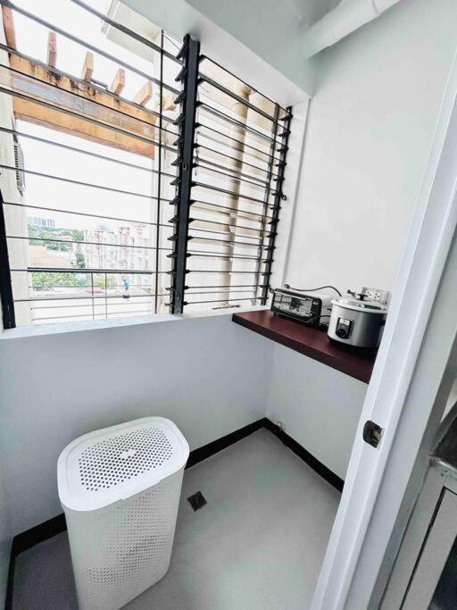 Budget 2 Bedroom With Free Parking Near Naia *