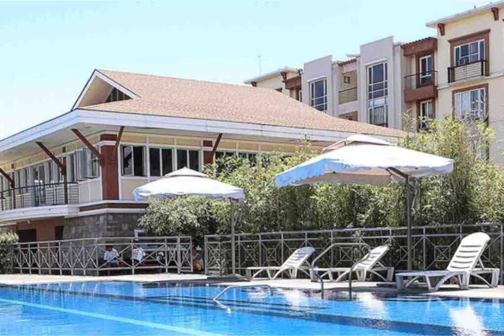 Budget 2 Bedroom With Free Parking Near Naia Manila