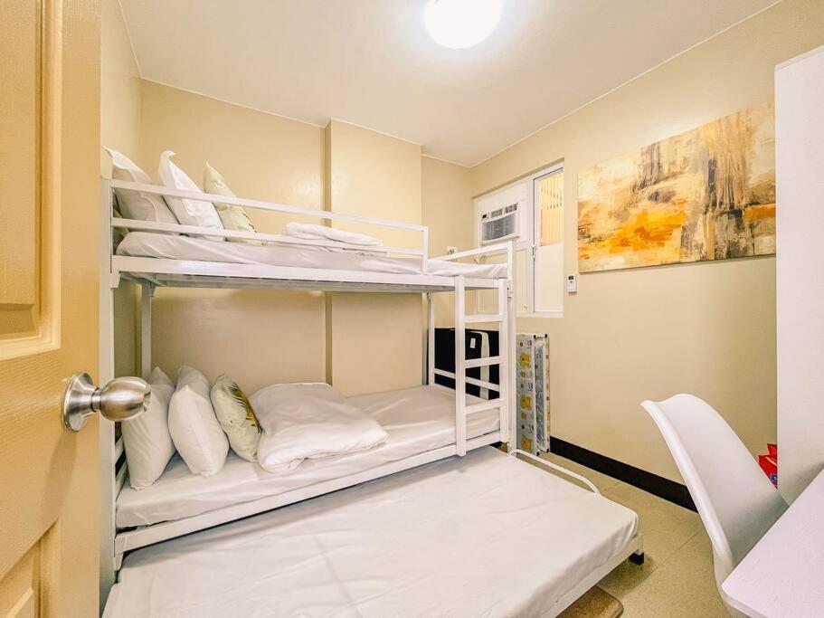 2br With Balcony Free Use Pool, Gym, Bball, Netflix *