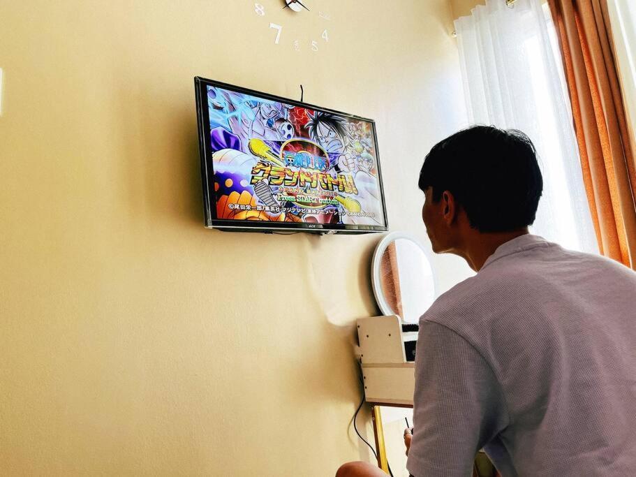 Apartment 2br With Balcony Free Use Pool, Gym, Bball, Netflix Manila