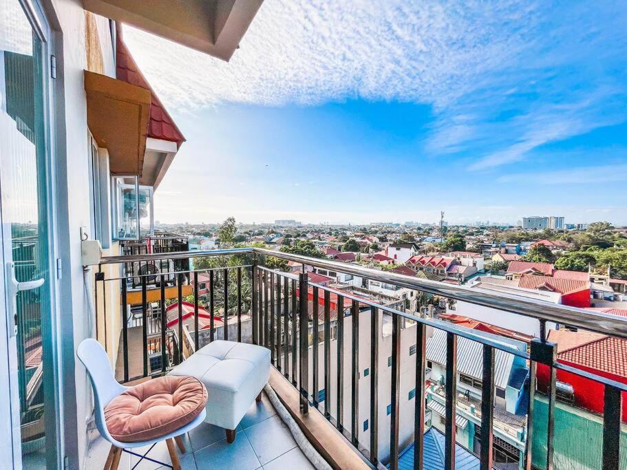 Apartment 2br With Balcony Free Use Pool, Gym, Bball, Netflix Manila