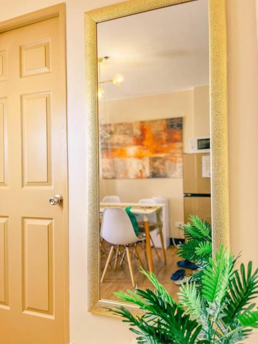 2br With Balcony Free Use Pool, Gym, Bball, Netflix Apartment *
