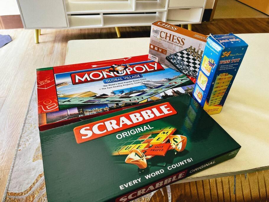 Apartment 2br With Balcony Free Use Pool, Gym, Bball, Netflix *
