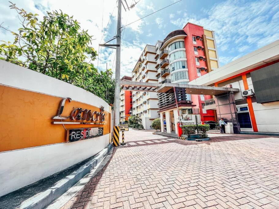 Apartment 2br With Balcony Free Use Pool, Gym, Bball, Netflix Manila