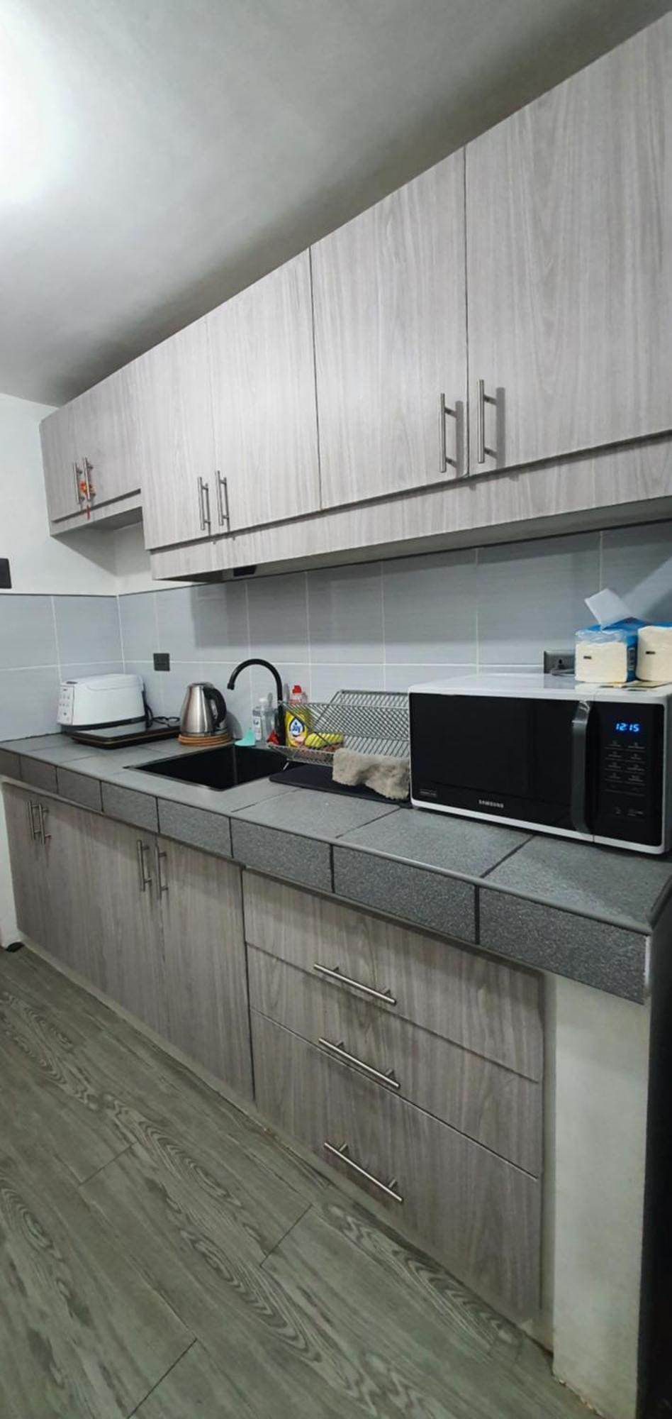 Apartment Makati I *
