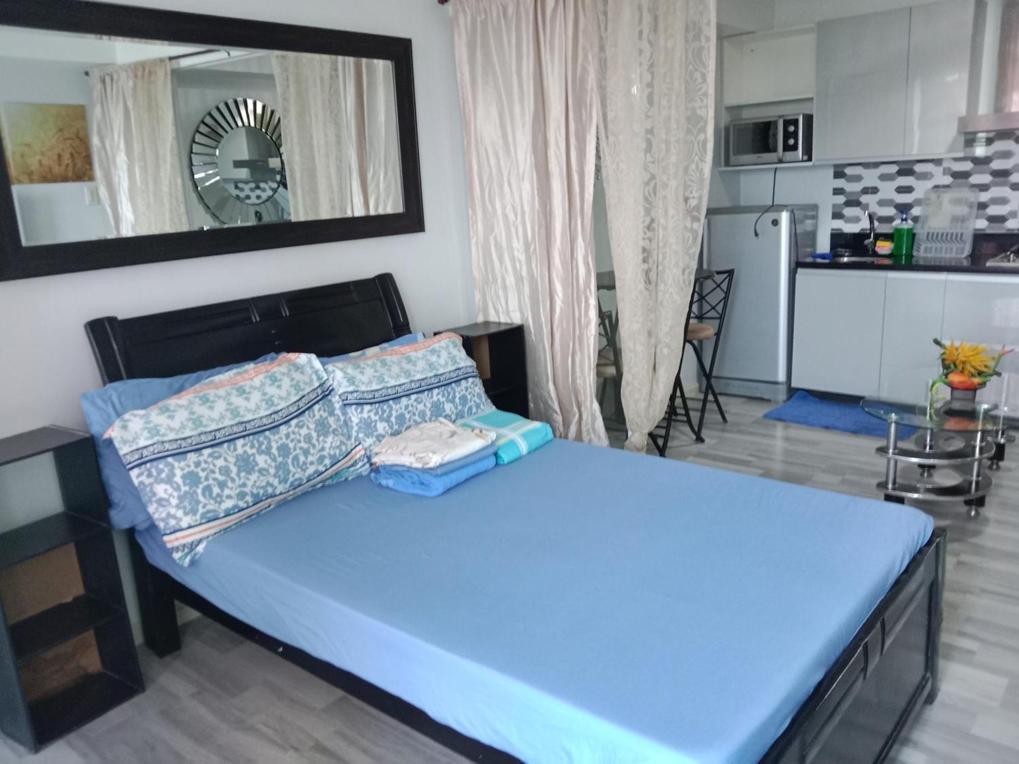 Azure Residences By Florendo Apartment *