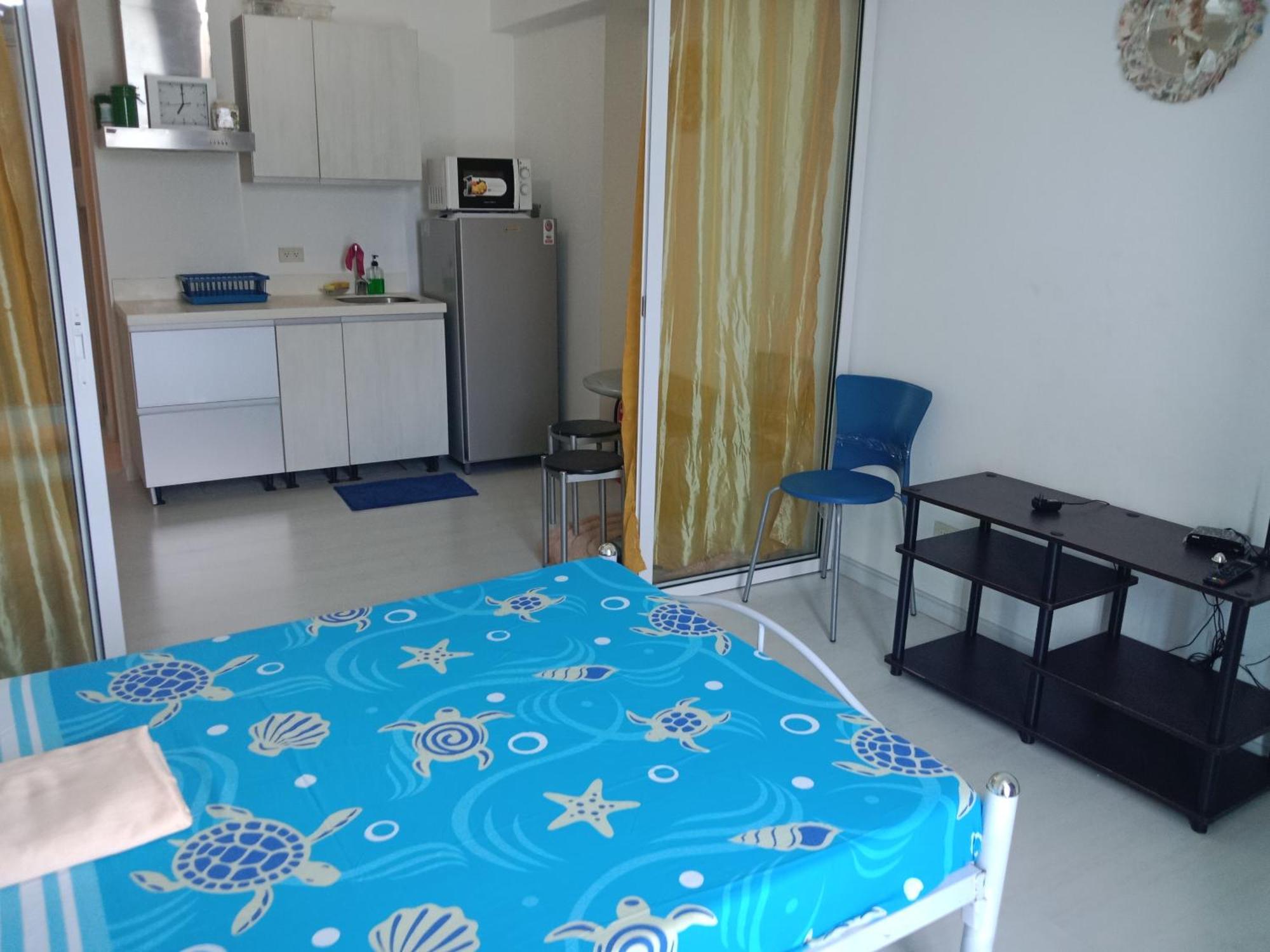 Apartment Azure Residences By Florendo