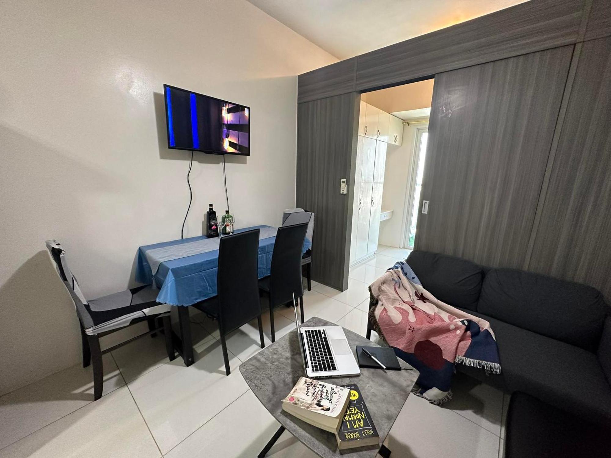 Residences Staycation By Pbyy Apartment Manila
