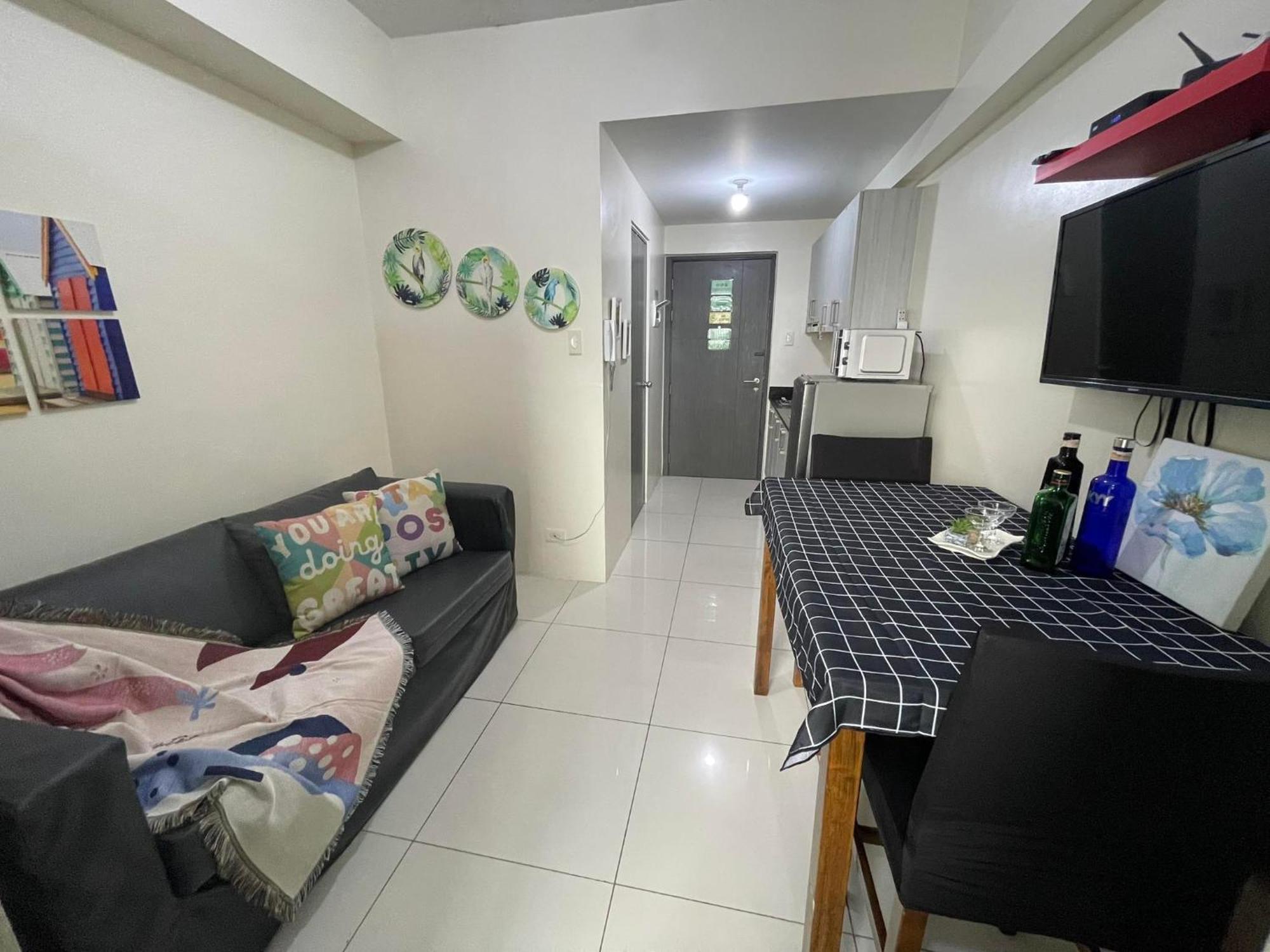 Apartment Residences Staycation By Pbyy *