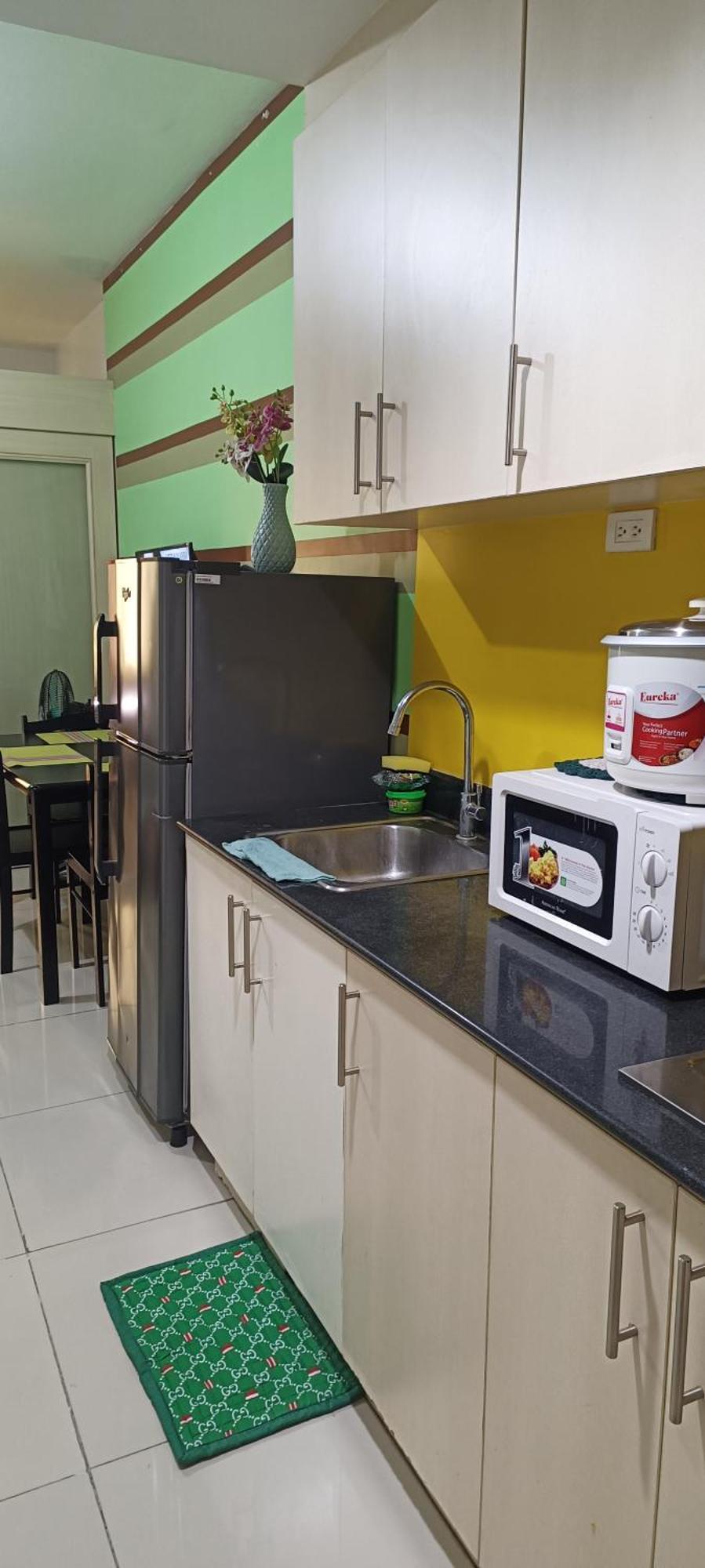 Apartment Amigo's Place At Sea Residences Manila