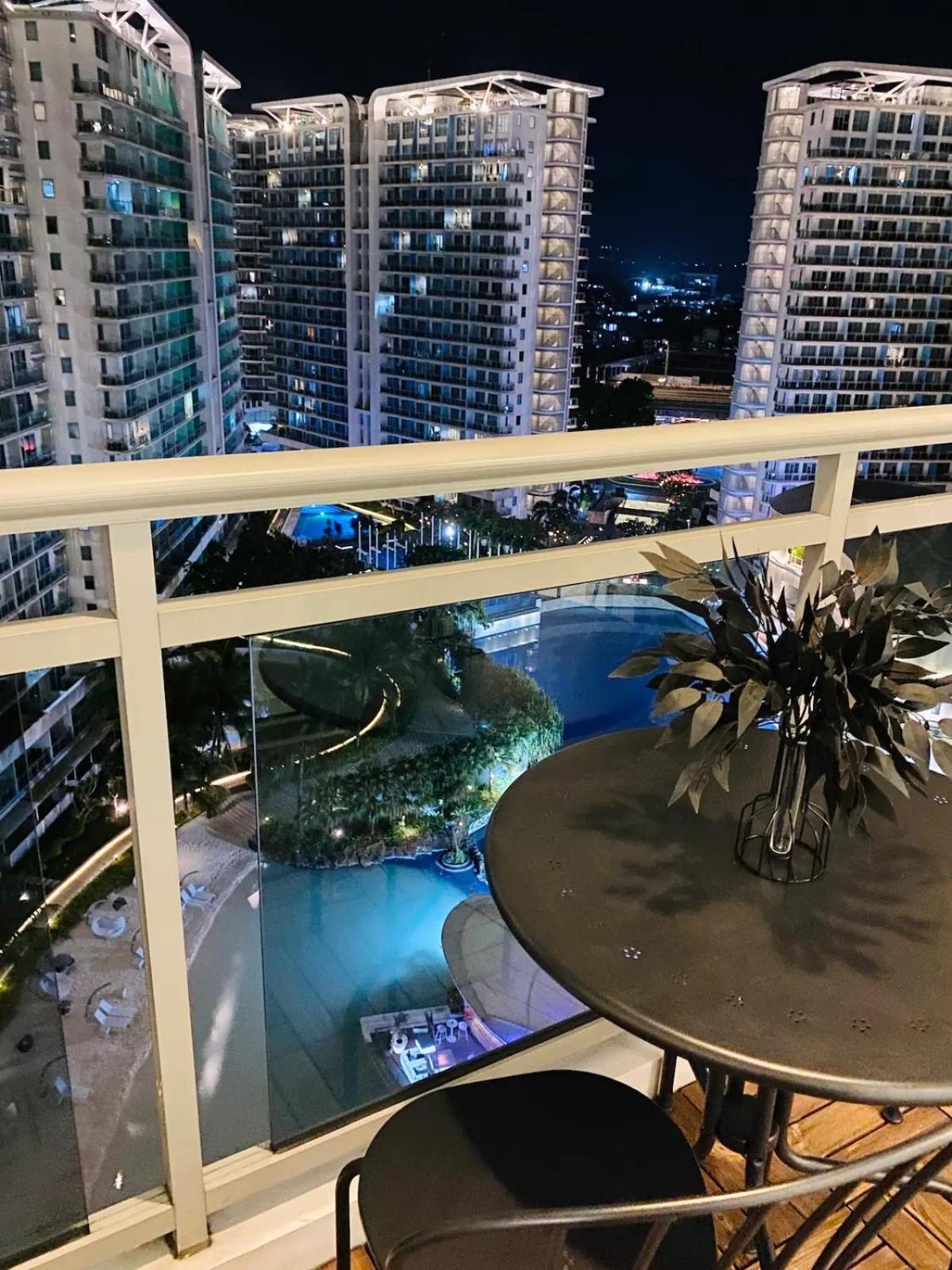 Aparthotel Azure Beach Residences Staycation Manila