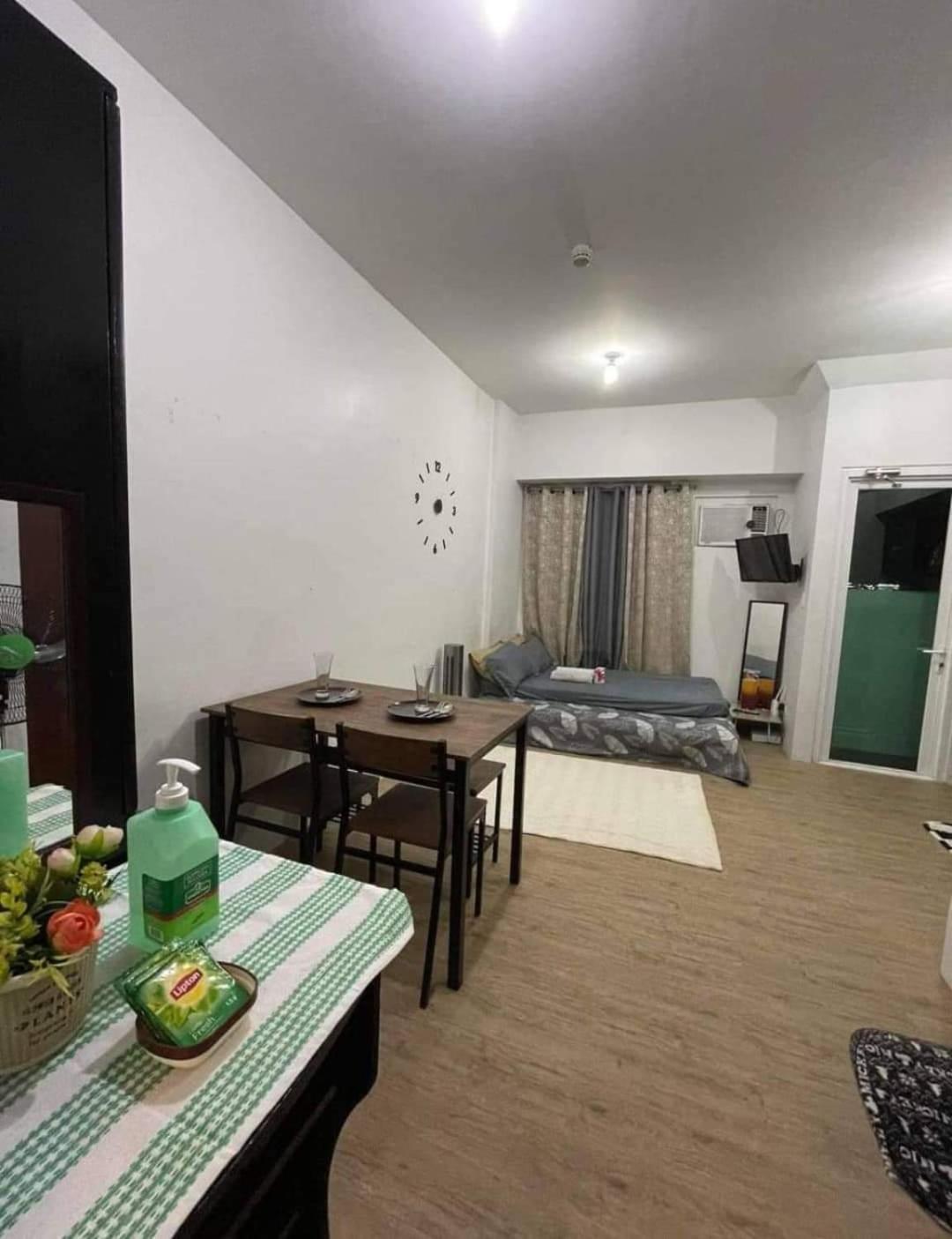 Alabang Cozy Apartment Manila