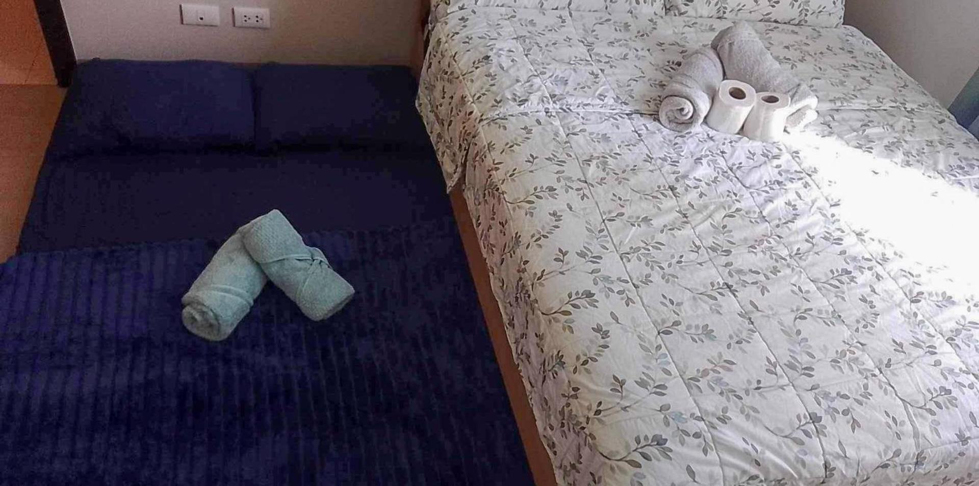 Lush 1br Uptown Parksuites Bgc 200mbps, Pool & Gym Manila