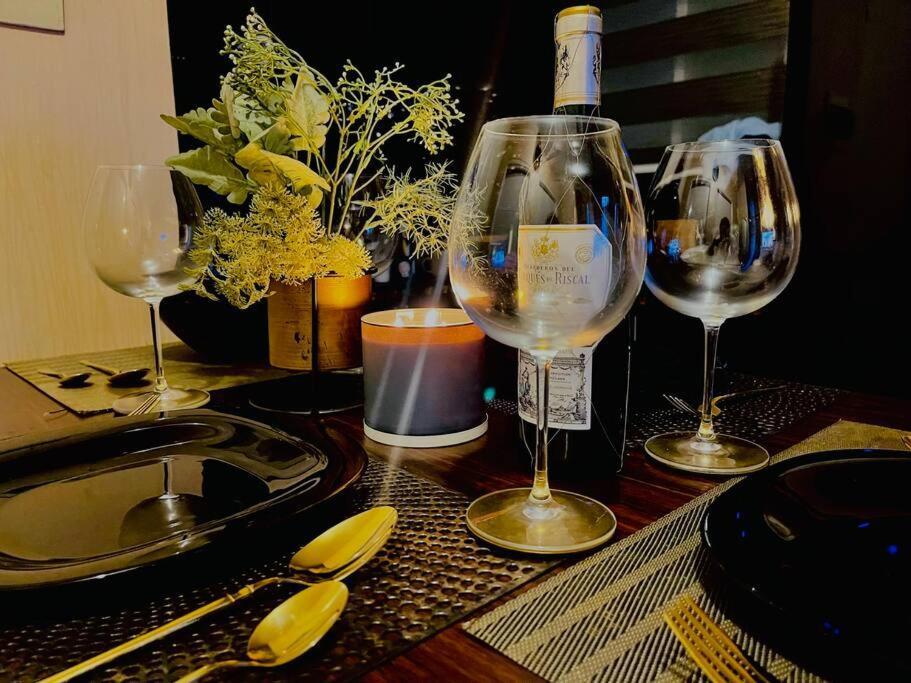 Stylish 1 Bedroom Near Bgc+airport!netflix+dsny+50mbps
