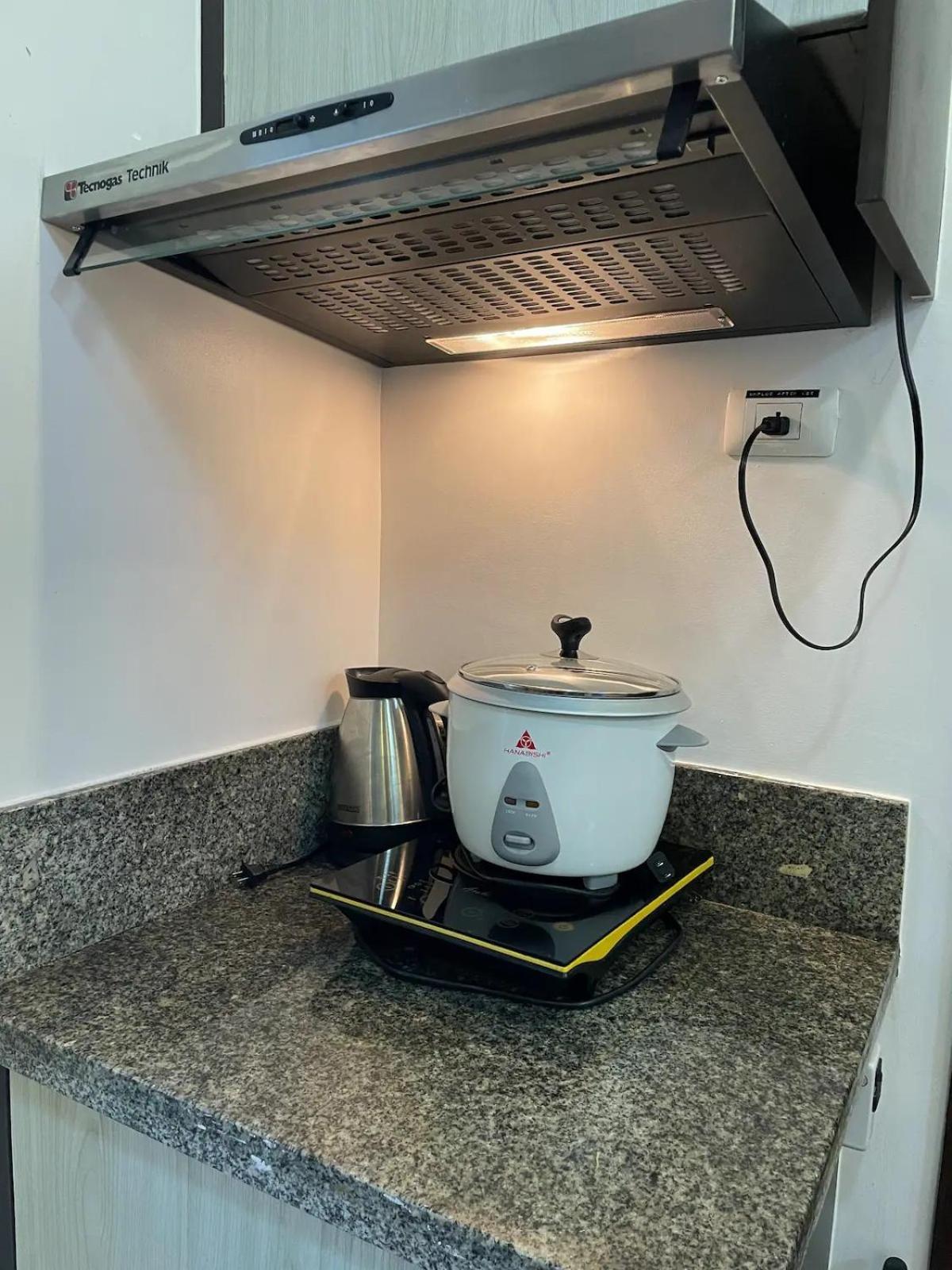Cozy Mandaluyong With Wifi & Near Train Station Apartment