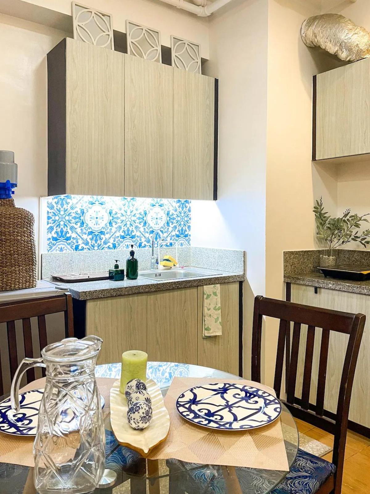 Cozy Mandaluyong With Wifi & Near Train Station *
