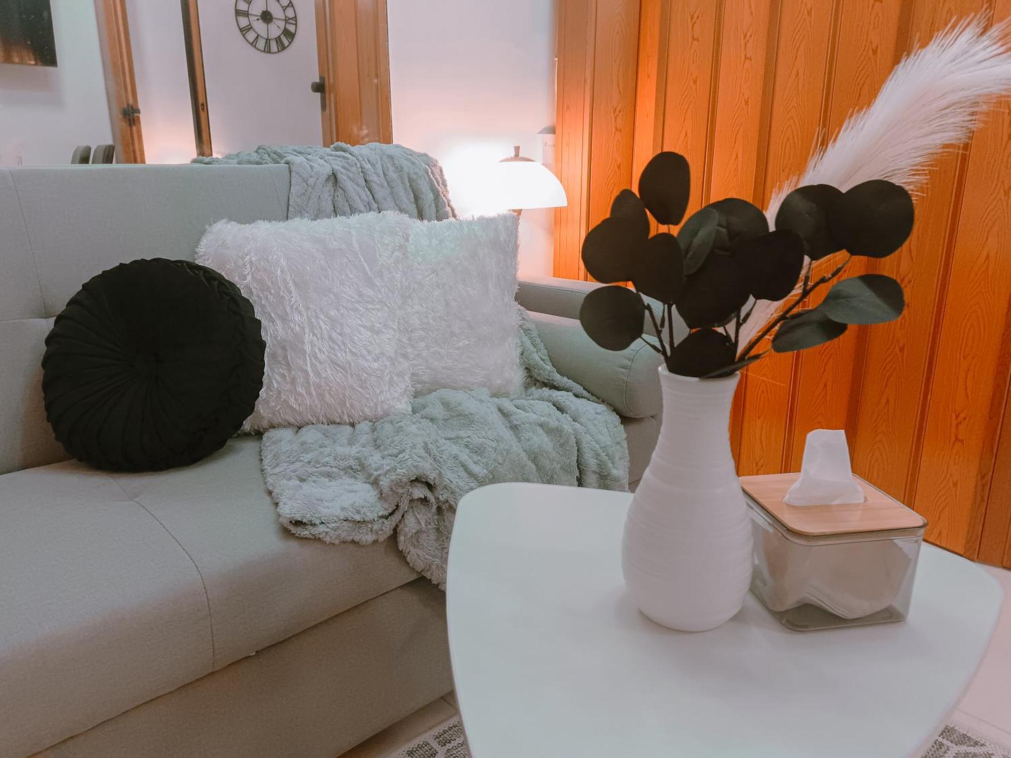 Bright & Airy Near Venice Mall With Pool, Gym & Fast Wifi Apartment
