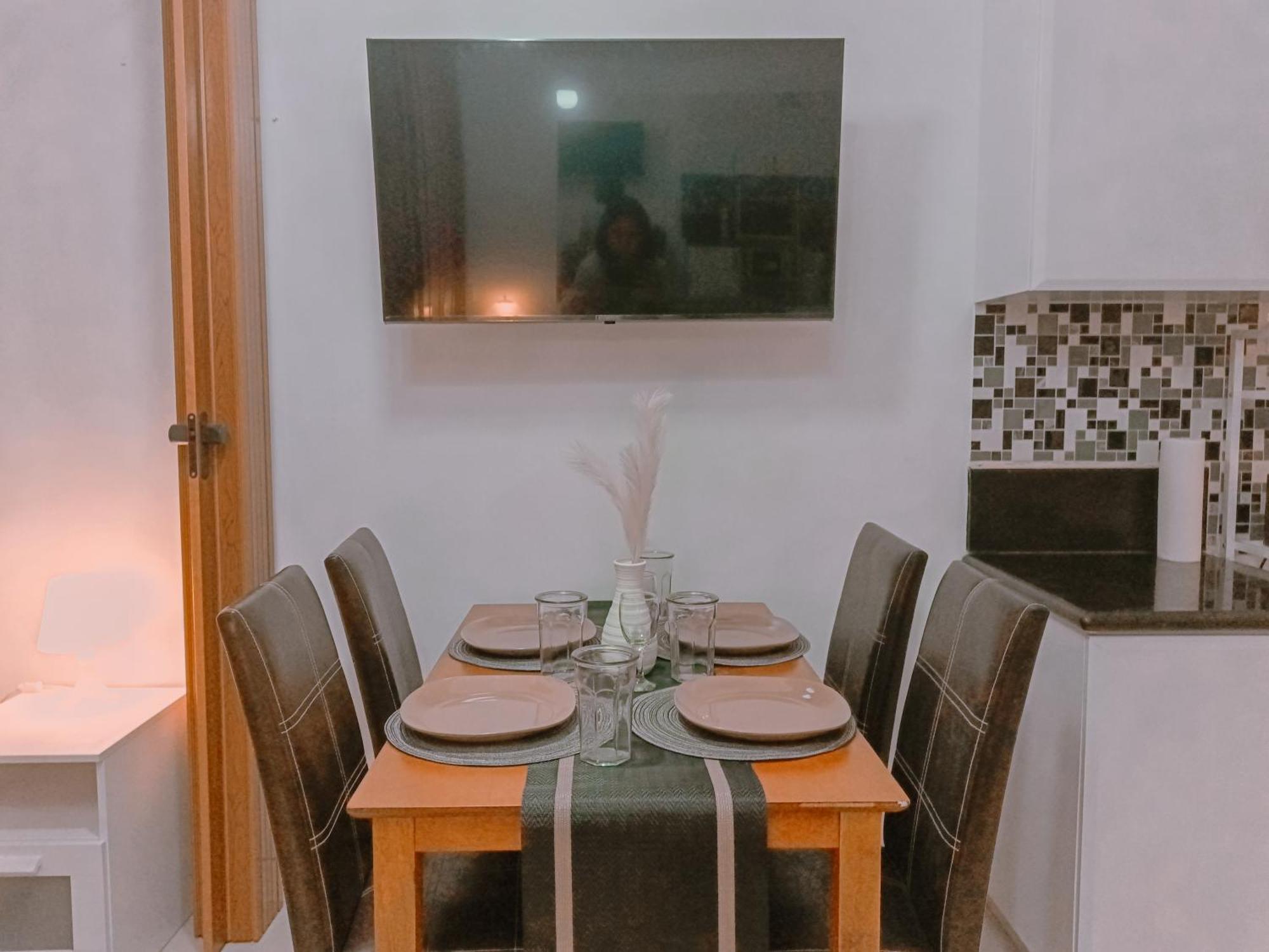 Apartment Bright & Airy Near Venice Mall With Pool, Gym & Fast Wifi