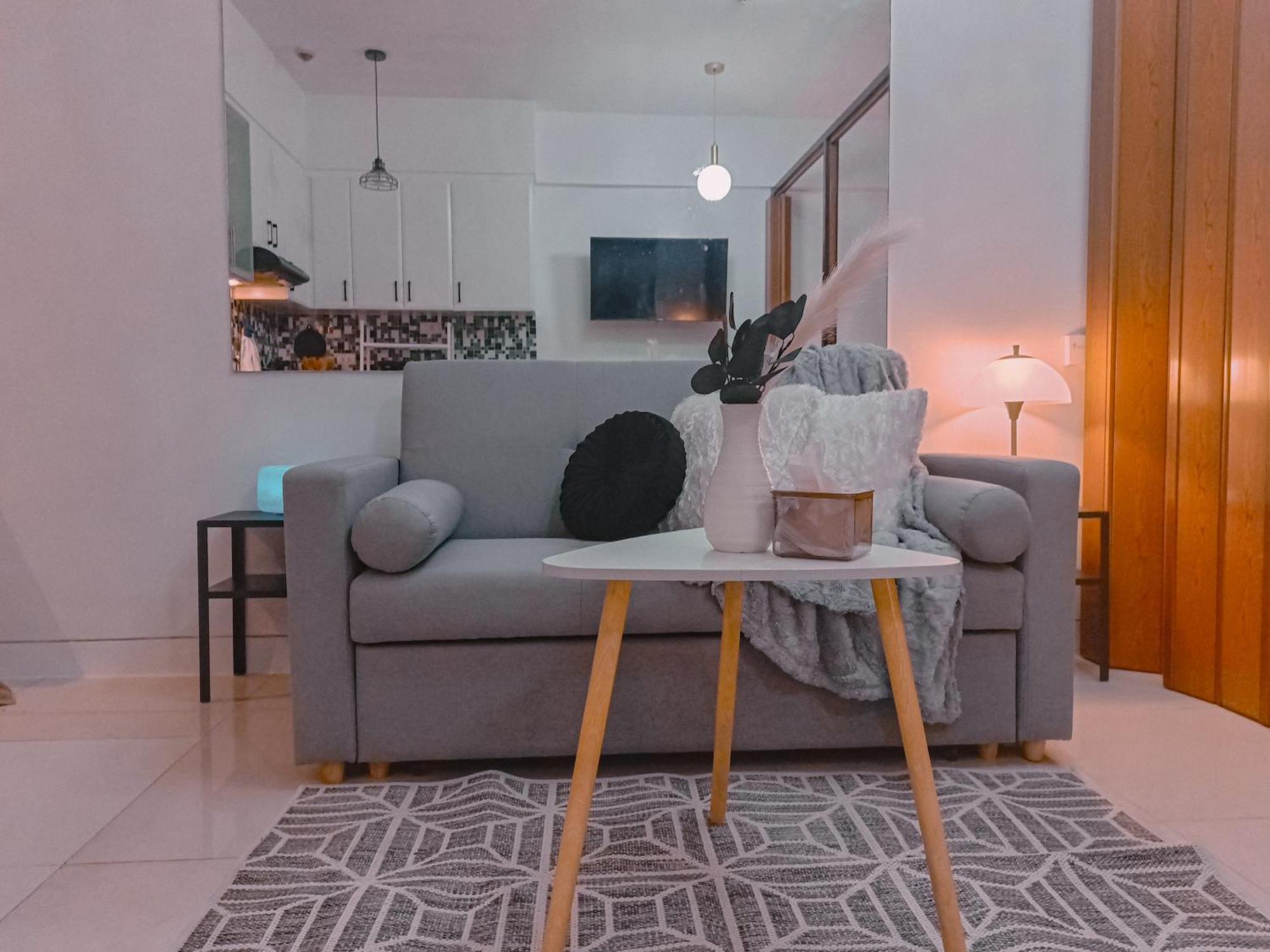 Bright & Airy Near Venice Mall With Pool, Gym & Fast Wifi *