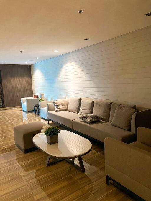 The Modern Flats At Air Residences With Wifi&city View Apartment Manila