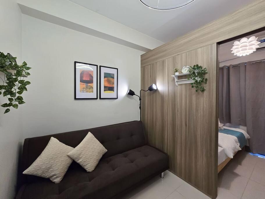 1br Unit Condotel W Balcony Fame Residences -fm38 * Manila