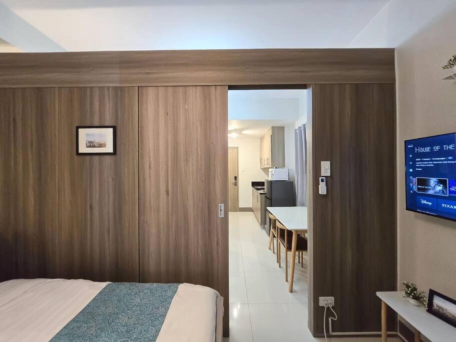 1br Unit Condotel W Balcony Fame Residences -fm34 Manila