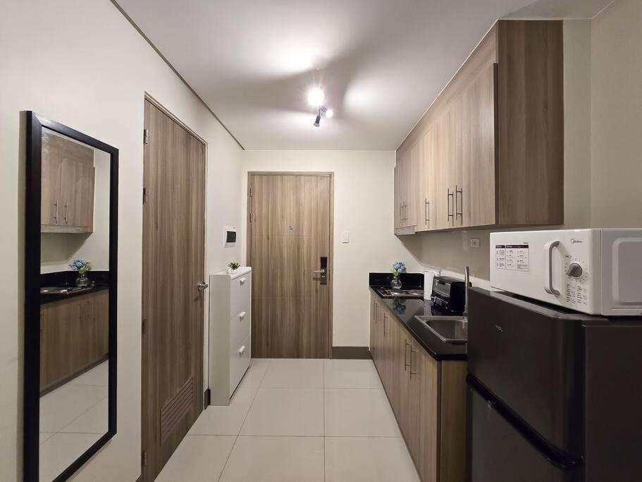 1br Unit Condotel W Balcony Fame Residences -fm34