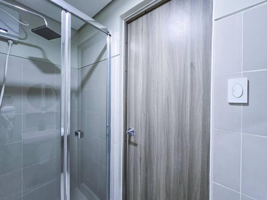 Apartment 1br Unit Condotel W Balcony Fame Residences -fm34 Manila