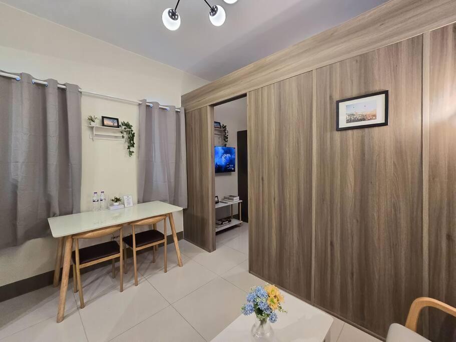 1br Unit Condotel W Balcony Fame Residences -fm34 Apartment Manila