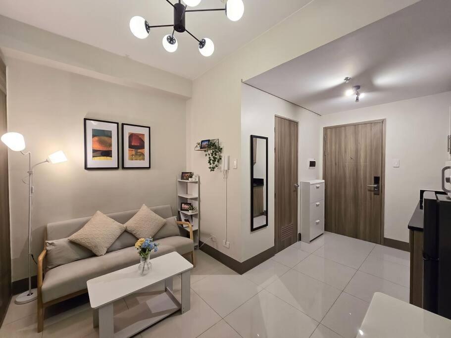 1br Unit Condotel W Balcony Fame Residences -fm34 Apartment